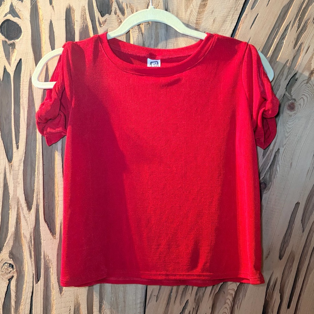 Erge Designs Women’s Red Crop Top Size M Cutout Short Sleeve